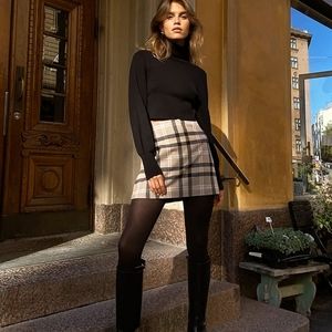 Aritzia Wilfred Classic Mini Plaid Skirt Size 4